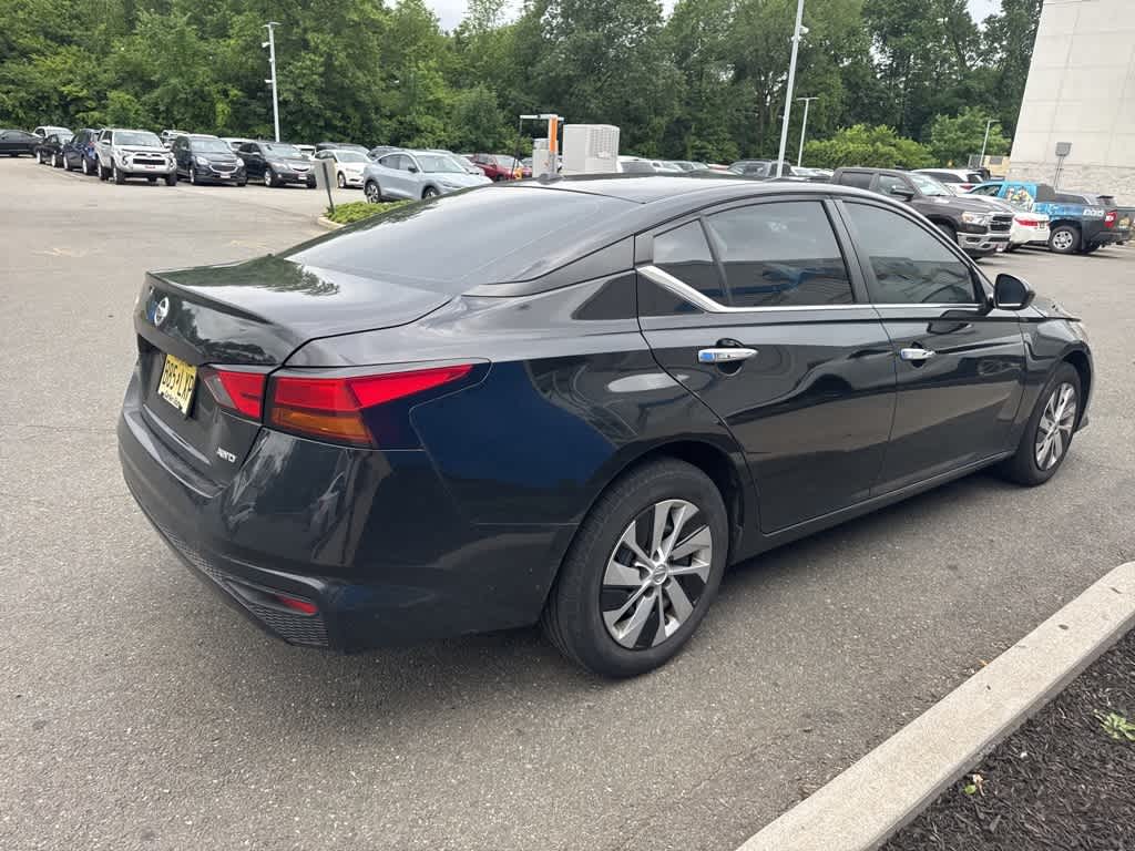 Thumbnail: 2020 Nissan Altima - 13