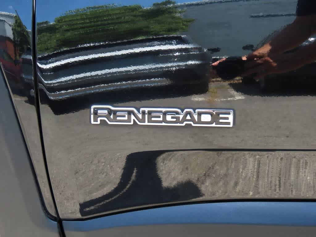 Thumbnail: 2015 Jeep Renegade - 7