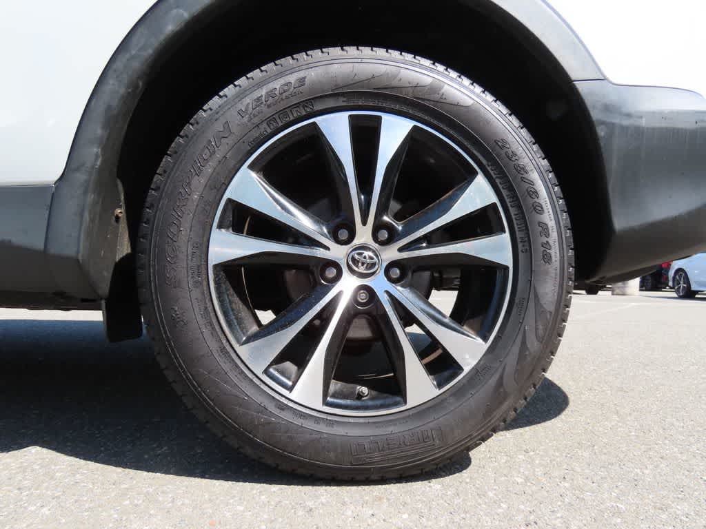 Thumbnail: 2015 Toyota RAV4 - 9