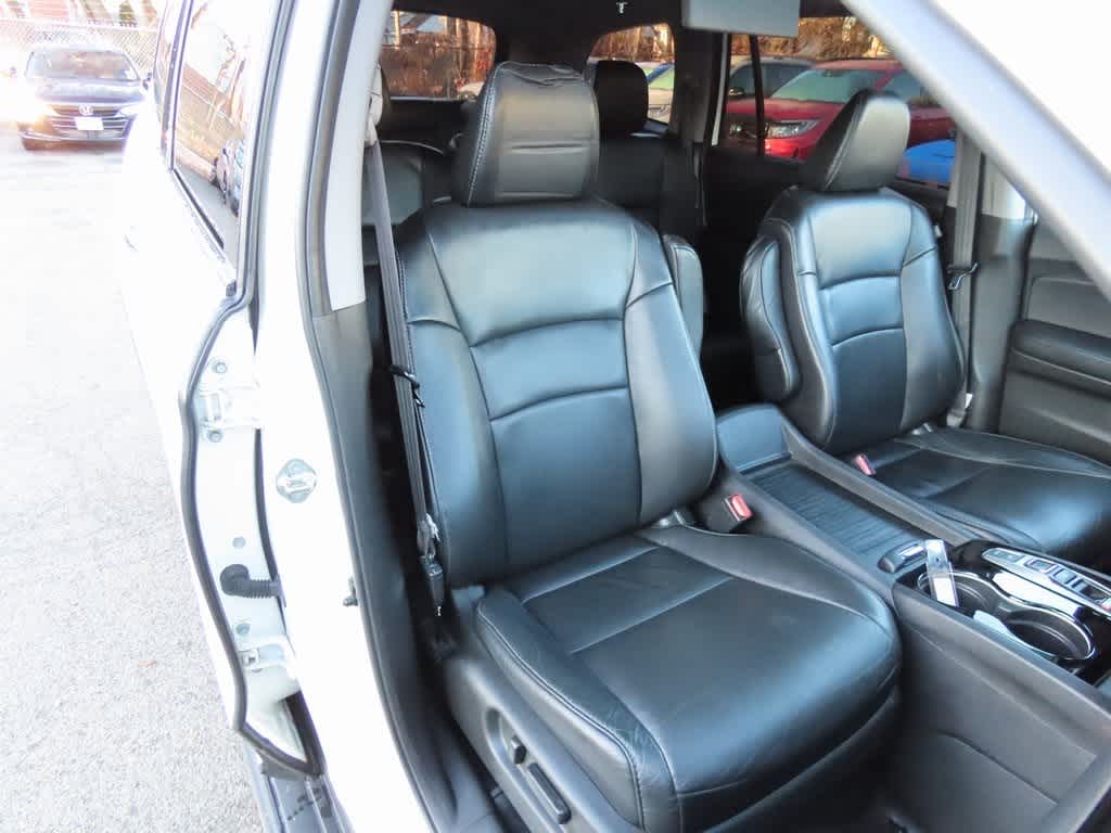 Thumbnail: 2019 Honda Pilot - 20