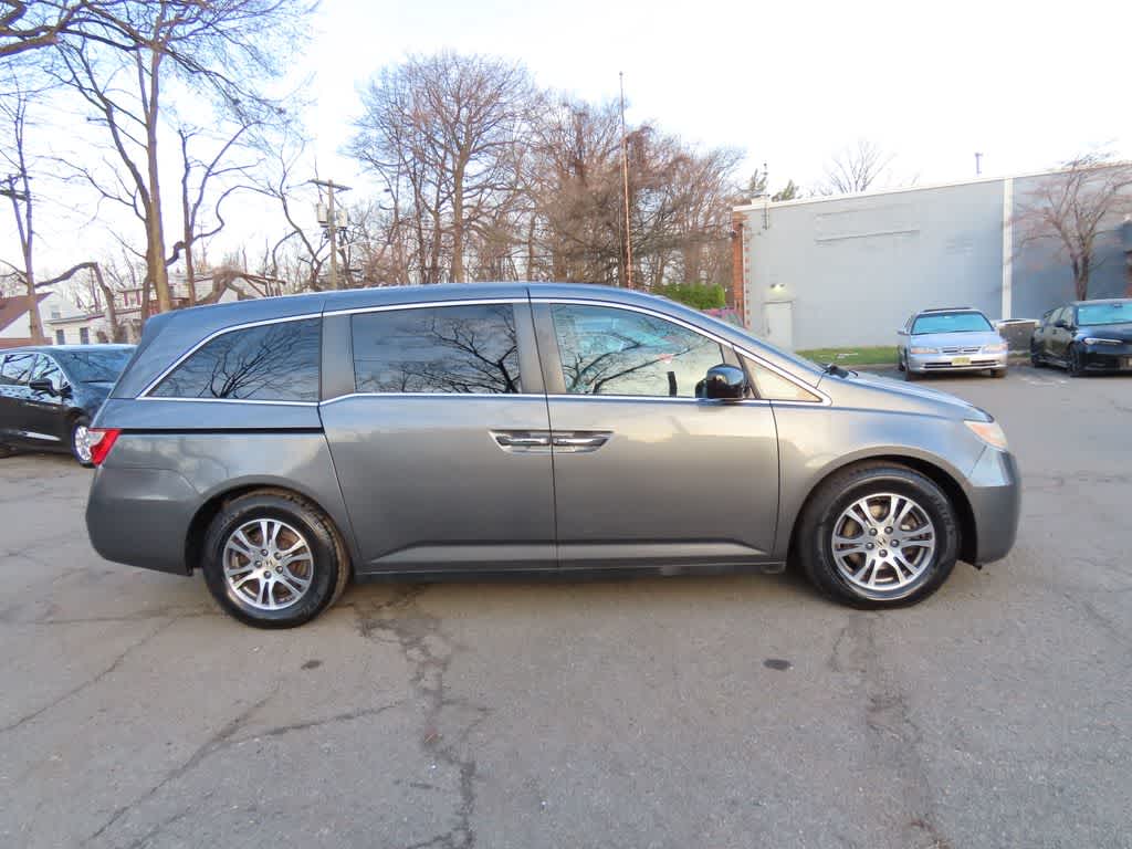 Thumbnail: 2011 Honda Odyssey - 3