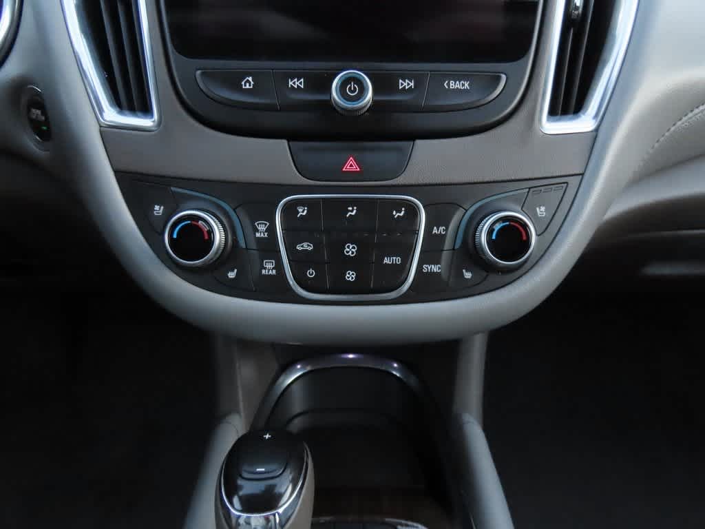 Thumbnail: 2019 Chevrolet Malibu - 25