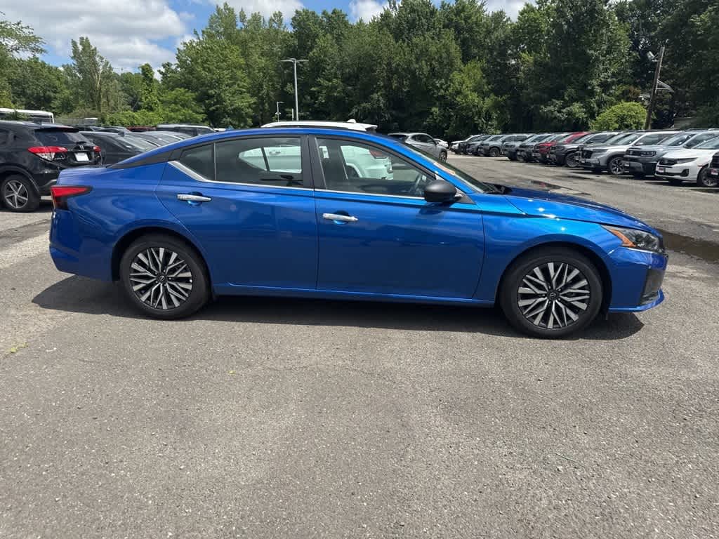 Thumbnail: 2025 Nissan Altima - 22