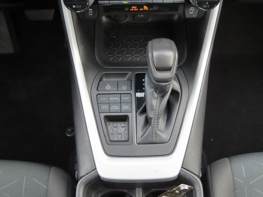 Thumbnail: 2023 Toyota RAV4 - 21