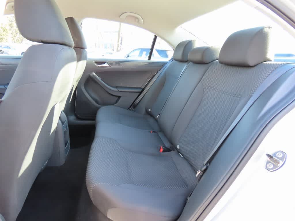 Thumbnail: 2014 Volkswagen Jetta - 12