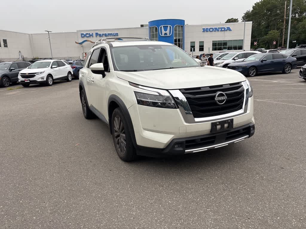 Thumbnail: 2023 Nissan Pathfinder - 8