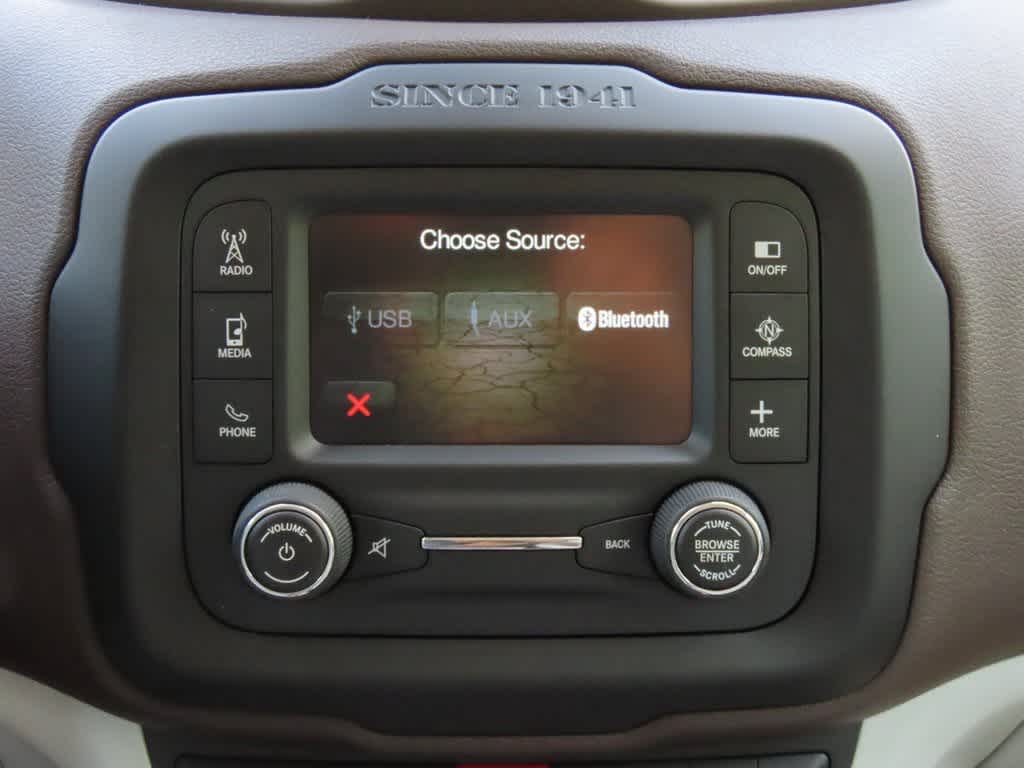 Thumbnail: 2015 Jeep Renegade - 21