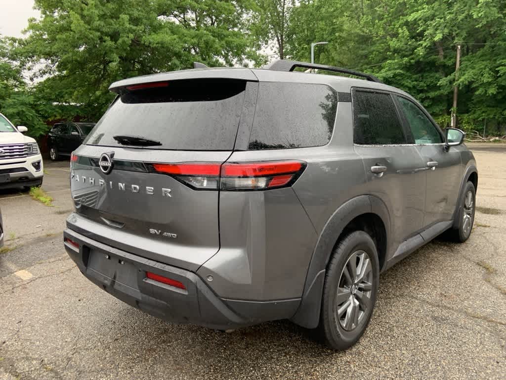 2022 Nissan Pathfinder SV 4