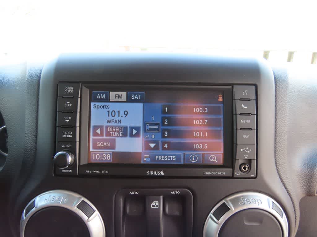 Thumbnail: 2015 Jeep Wrangler - 16