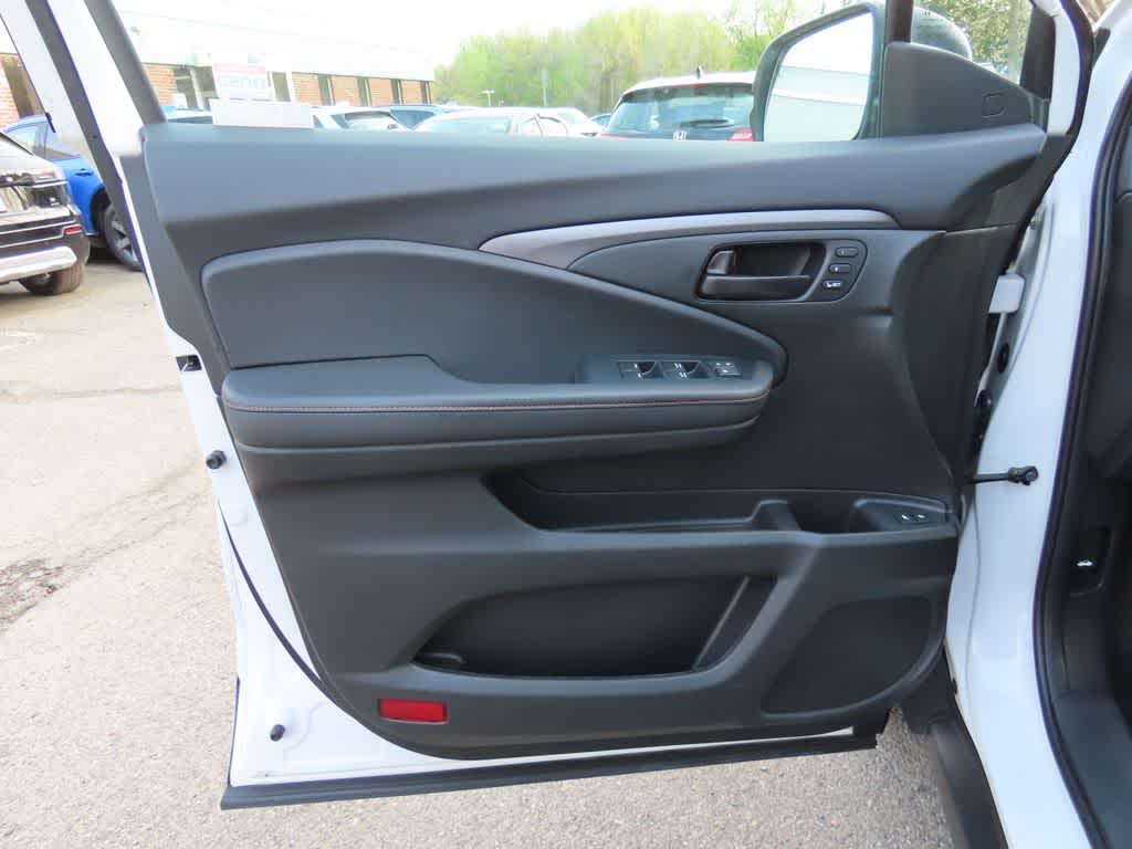 Thumbnail: 2023 Honda Passport - 14