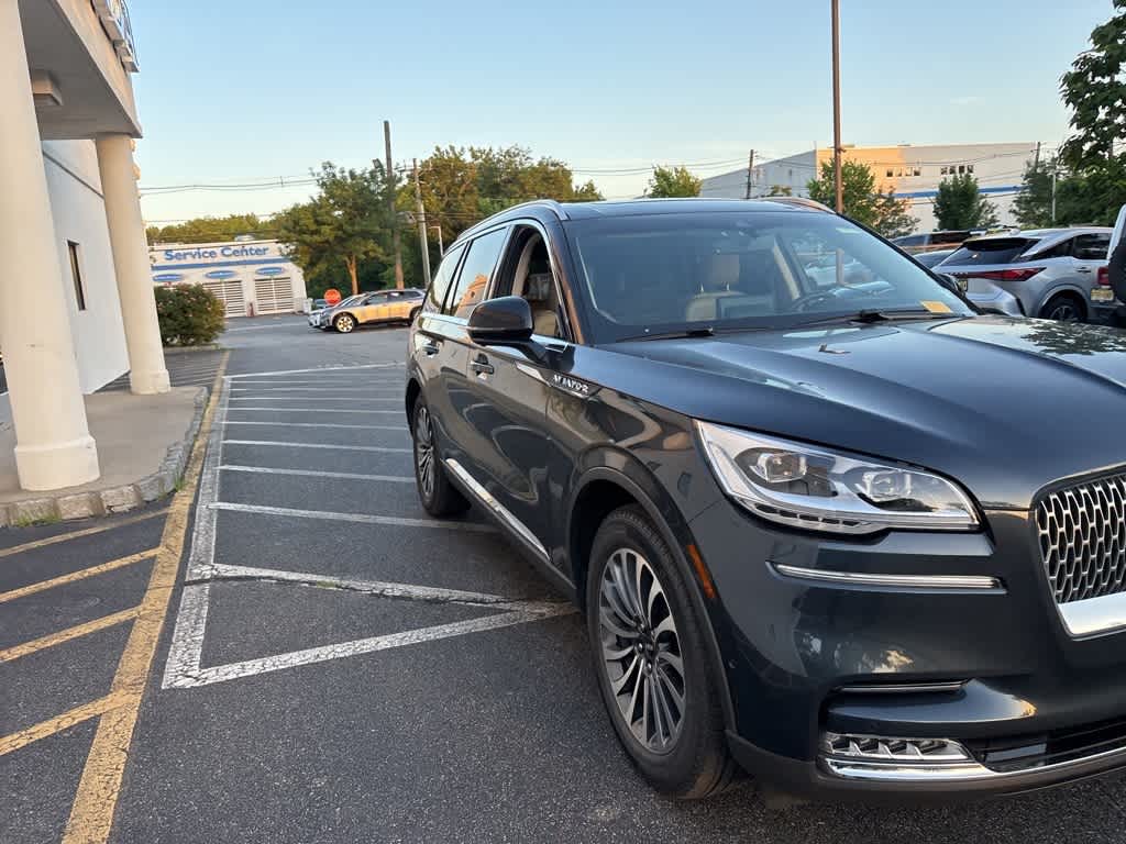 Thumbnail: 2022 Lincoln Aviator - 13
