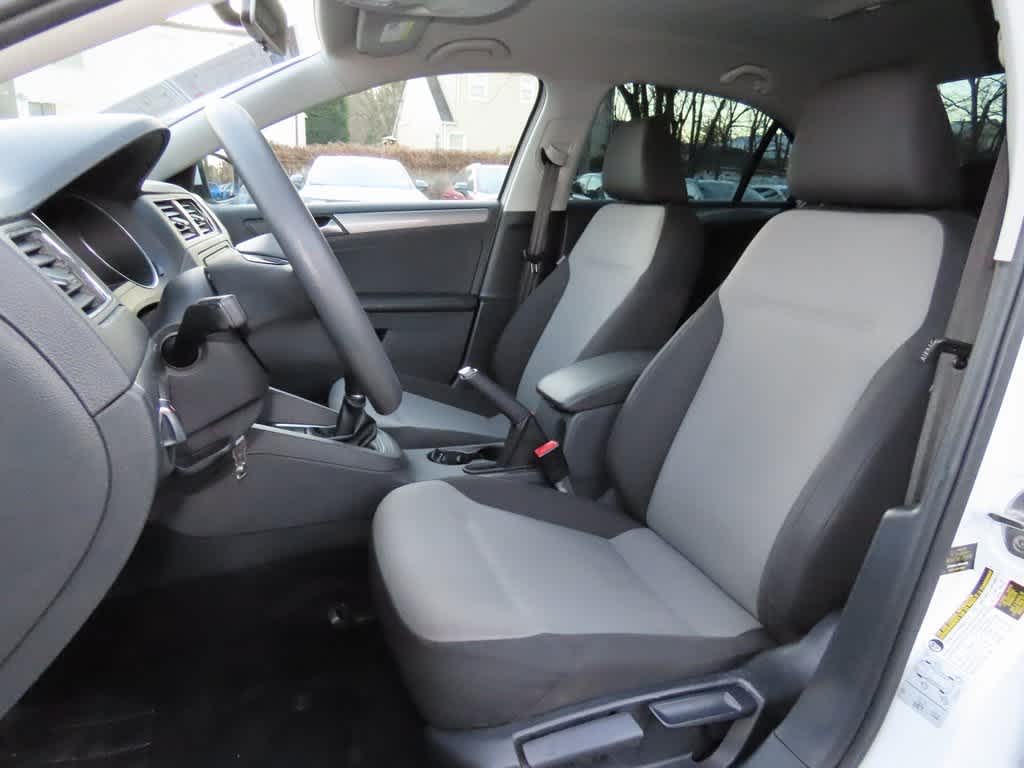 Thumbnail: 2018 Volkswagen Jetta - 11