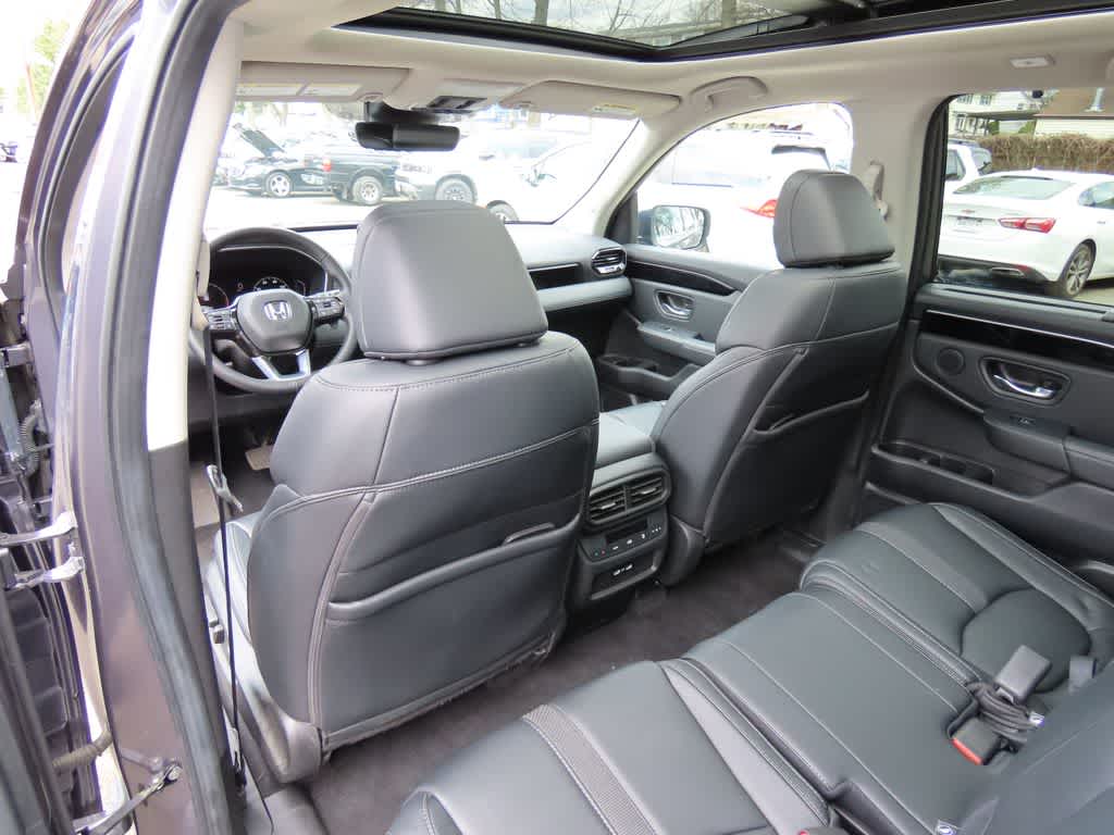 Thumbnail: 2023 Honda Pilot - 17