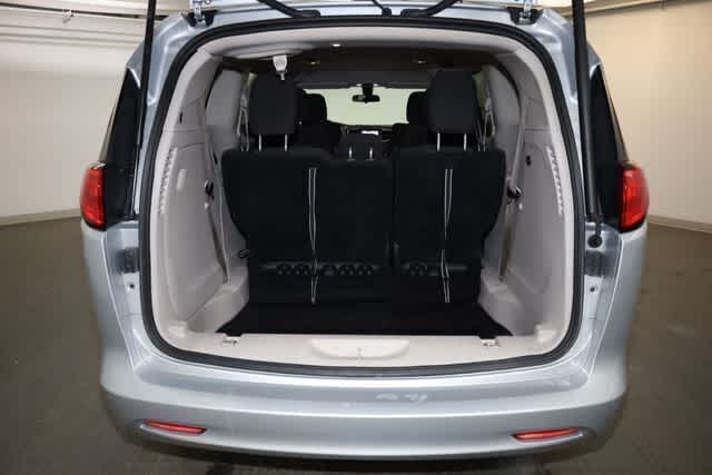 Thumbnail: 2022 Chrysler Voyager - 35