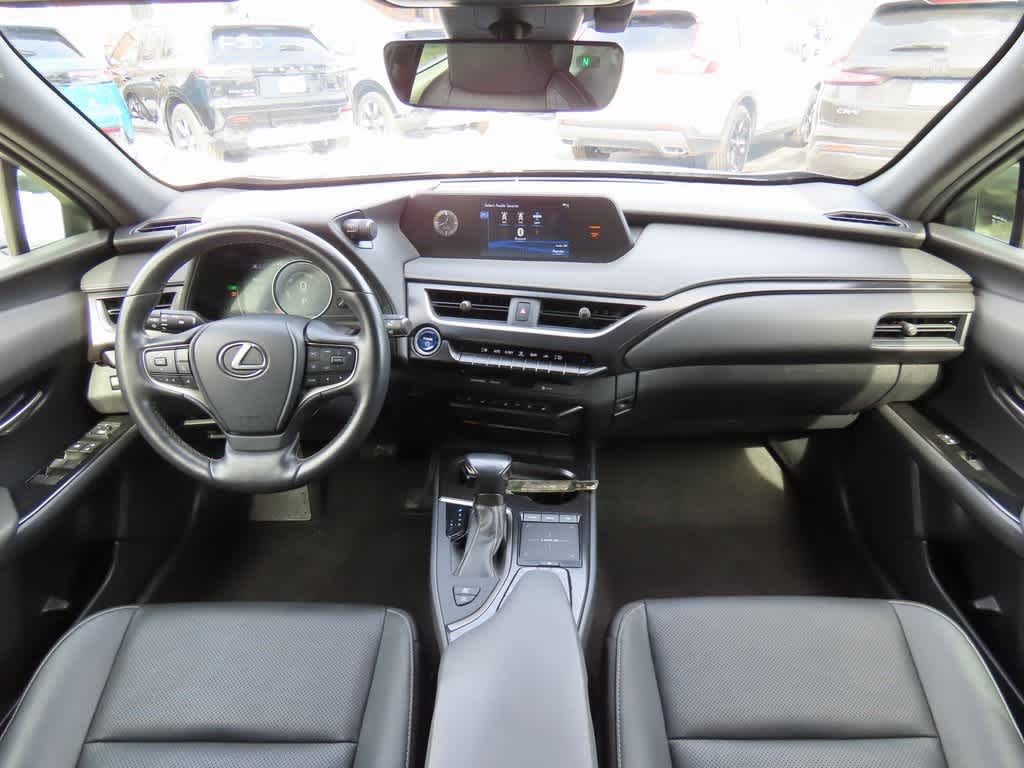 Thumbnail: 2022 Lexus UX - 17