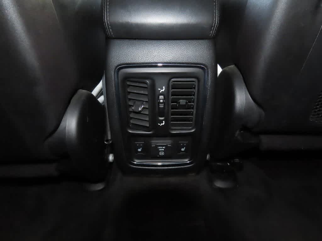 Thumbnail: 2011 Jeep Grand Cherokee - 25