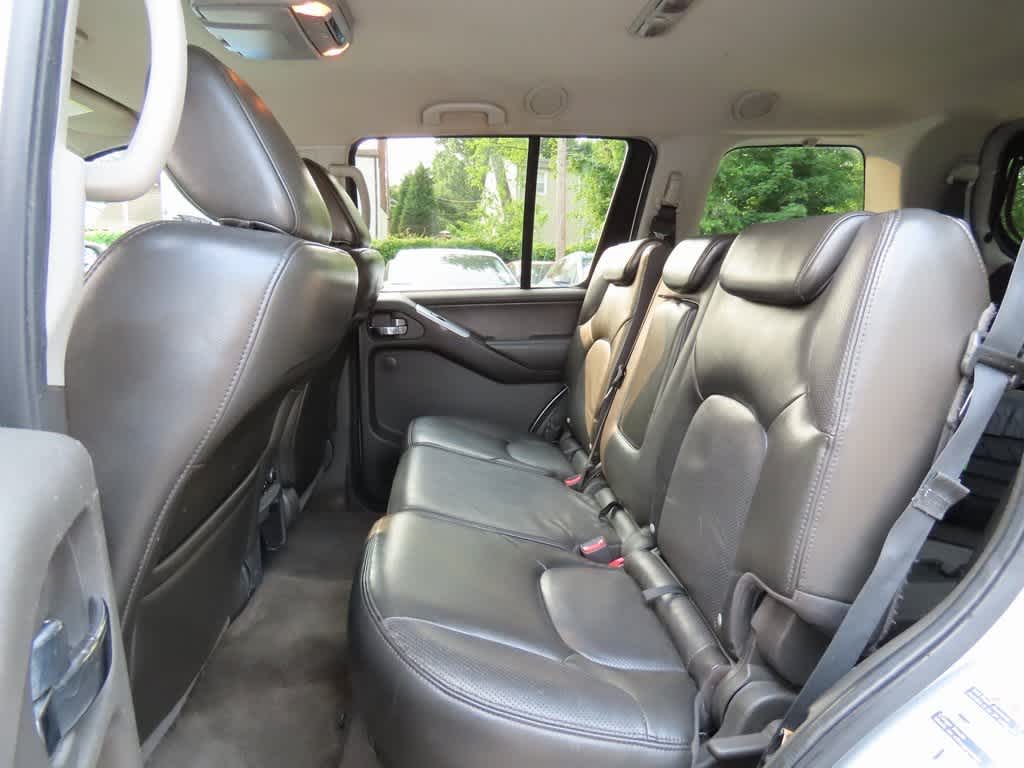 Thumbnail: 2011 Nissan Pathfinder - 14
