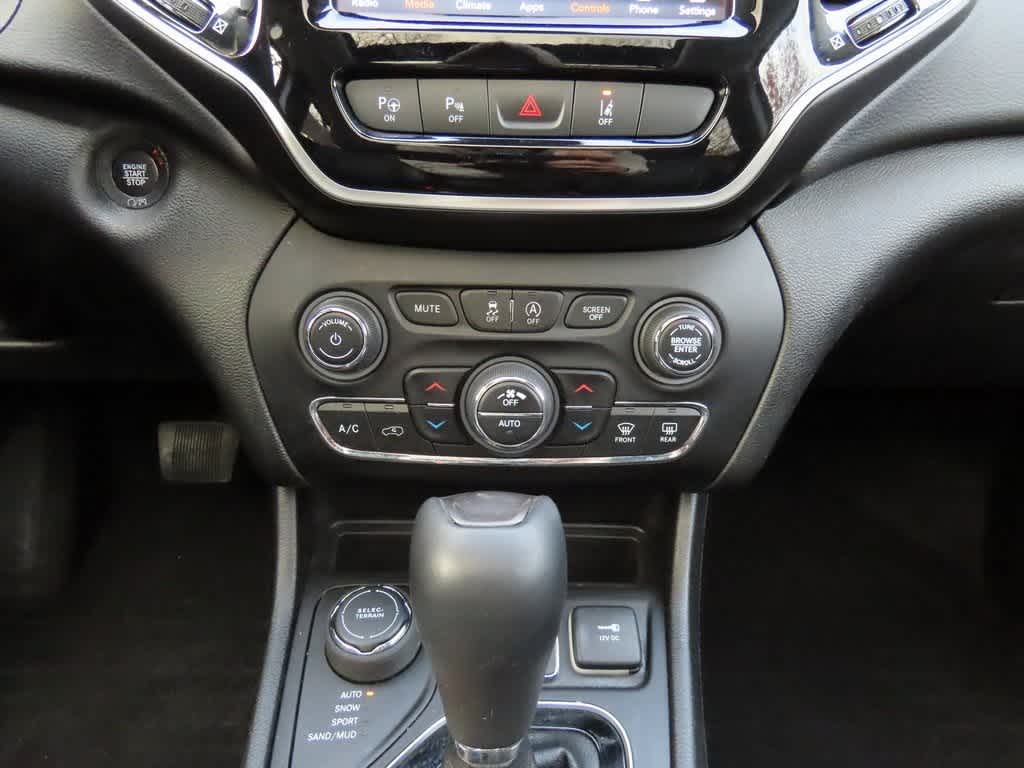 Thumbnail: 2021 Jeep Cherokee - 25