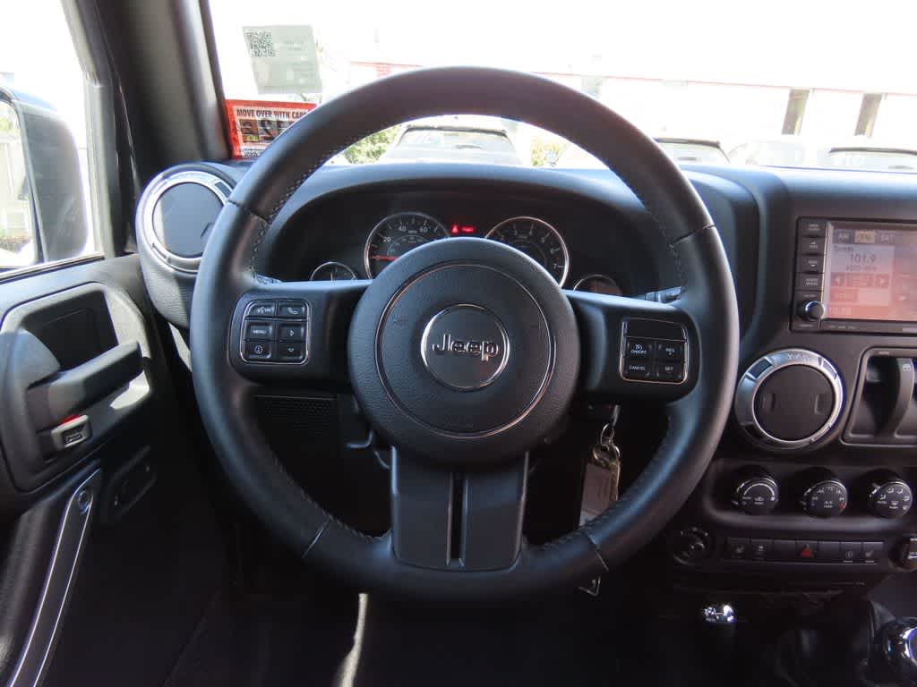 Thumbnail: 2015 Jeep Wrangler - 19