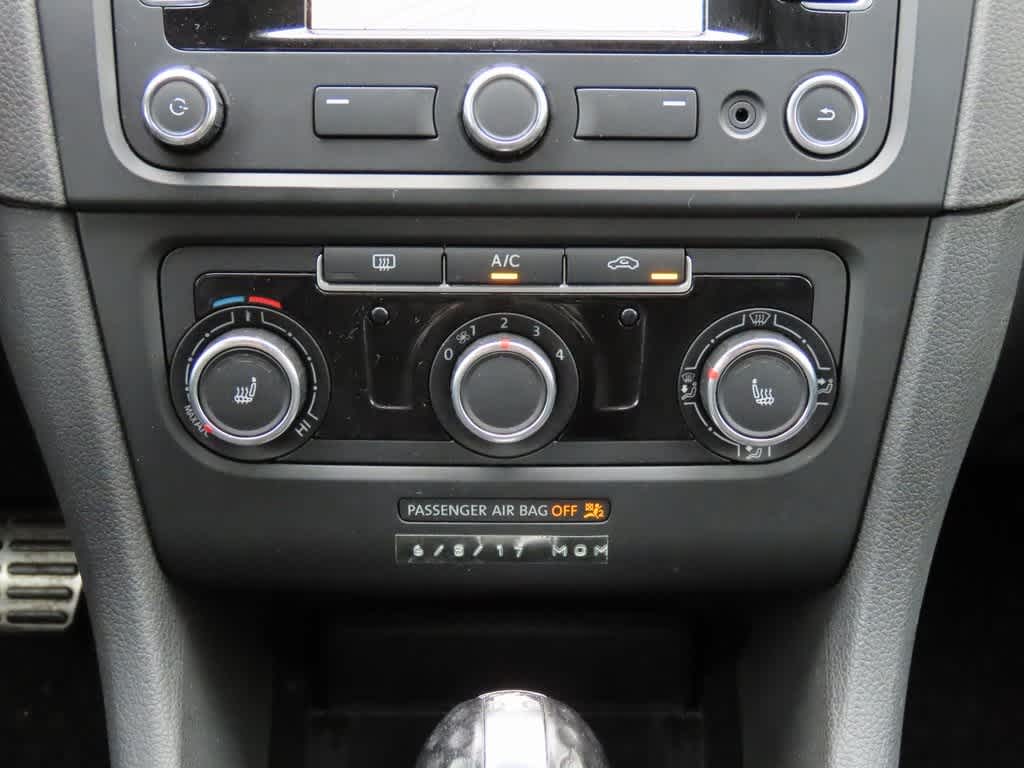 Thumbnail: 2013 Volkswagen Golf - 18