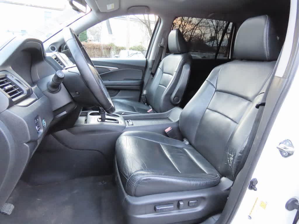 Thumbnail: 2018 Honda Pilot - 13