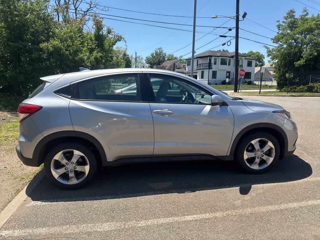 Thumbnail: 2021 Honda HR-V - 3