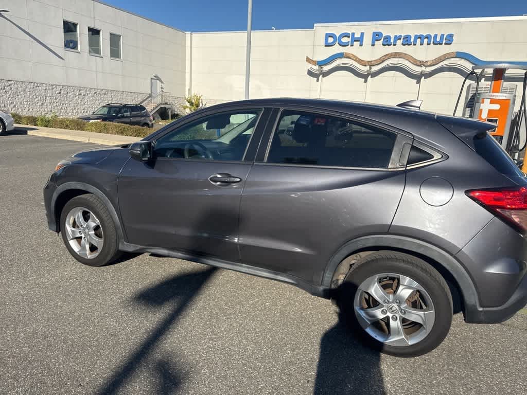 Thumbnail: 2016 Honda HR-V - 9