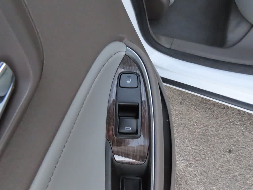 Thumbnail: 2019 Chevrolet Malibu - 19