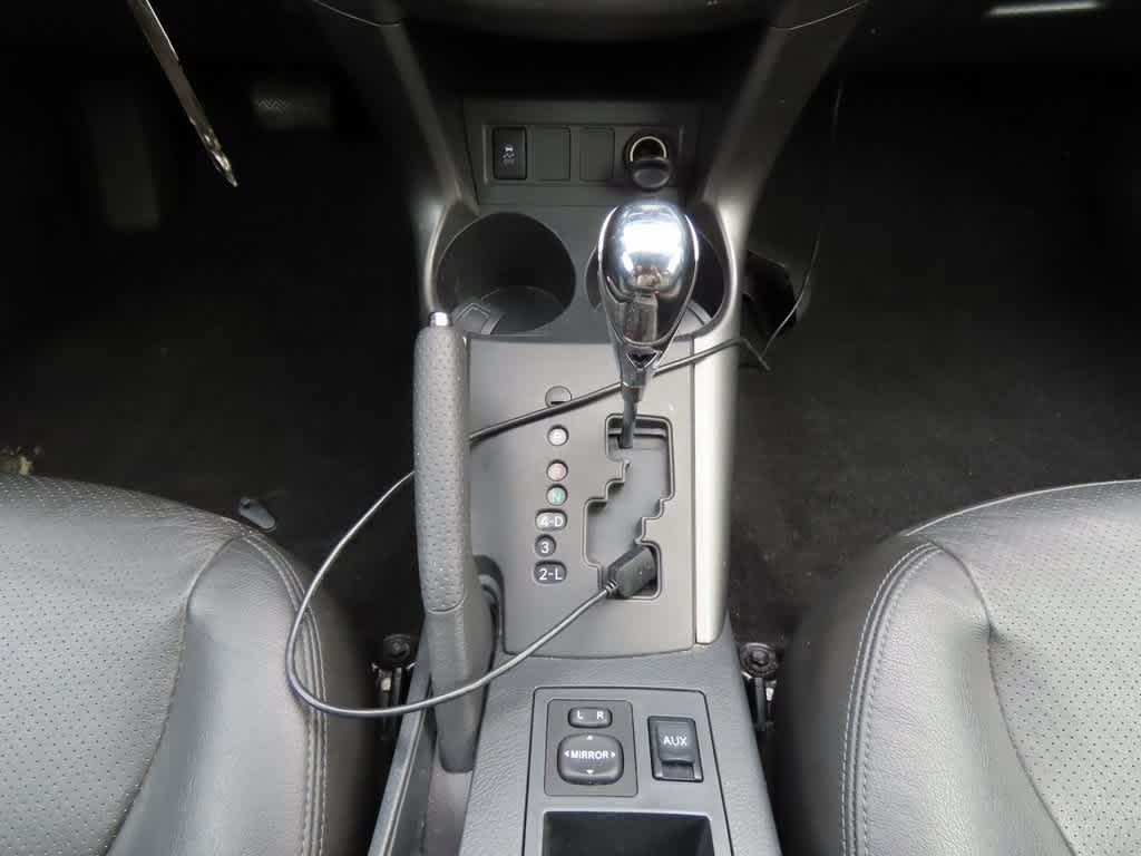 Thumbnail: 2011 Toyota RAV4 - 23