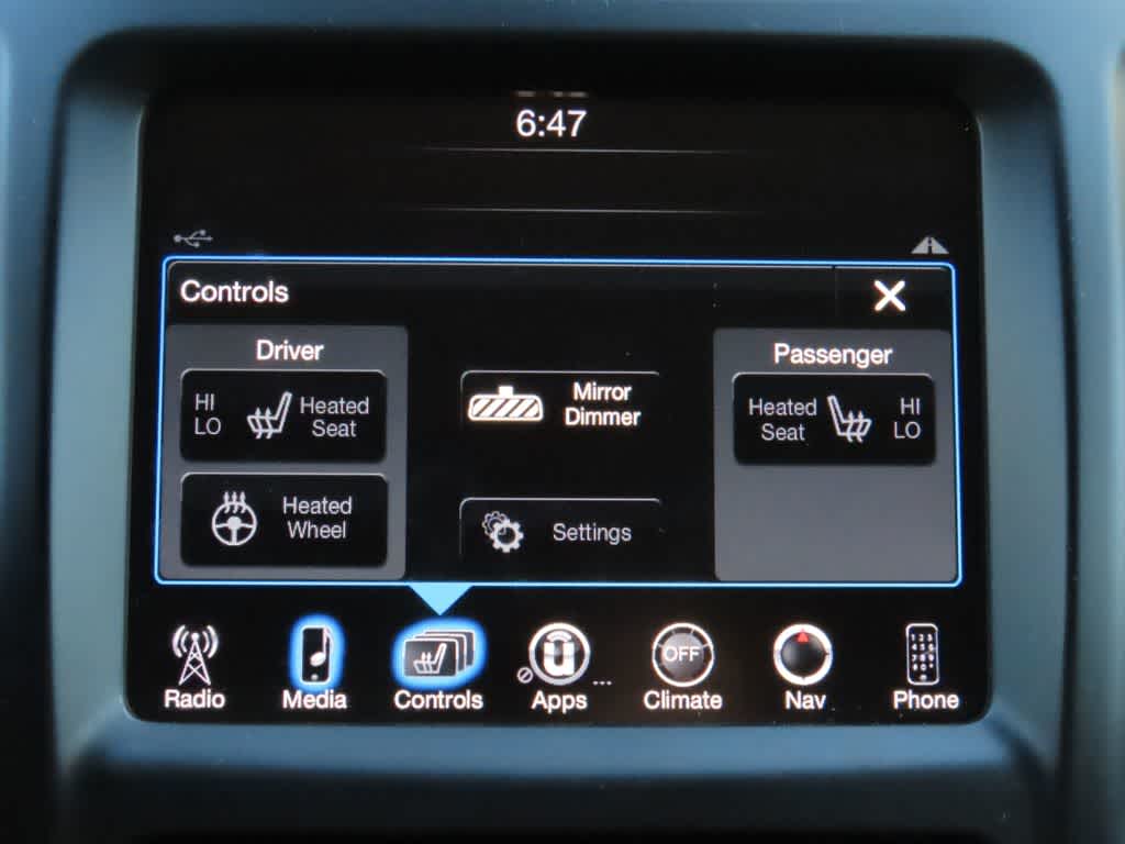 Thumbnail: 2015 Jeep Cherokee - 23