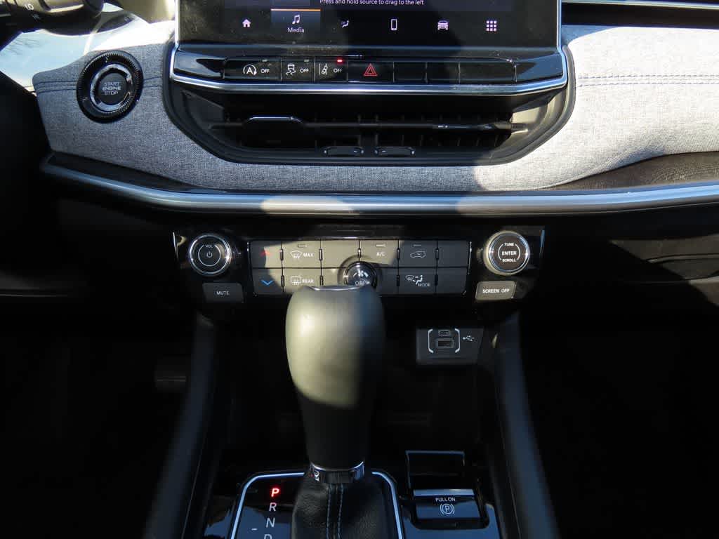 Thumbnail: 2022 Jeep Compass - 22