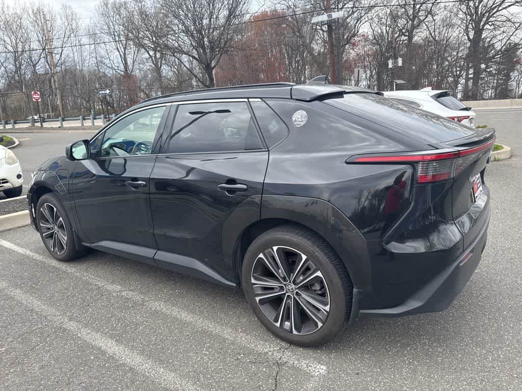 Thumbnail: 2023 Toyota bZ4X - 21