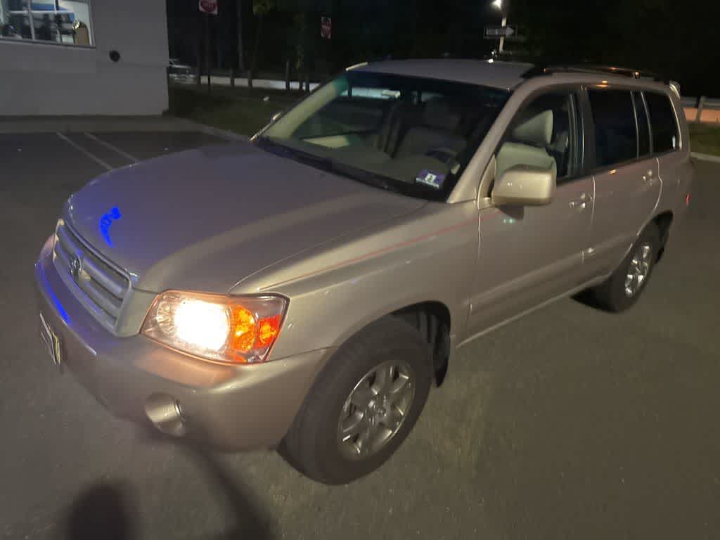Thumbnail: 2004 Toyota Highlander - 3