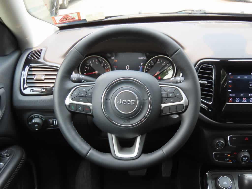 Thumbnail: 2018 Jeep Compass - 21