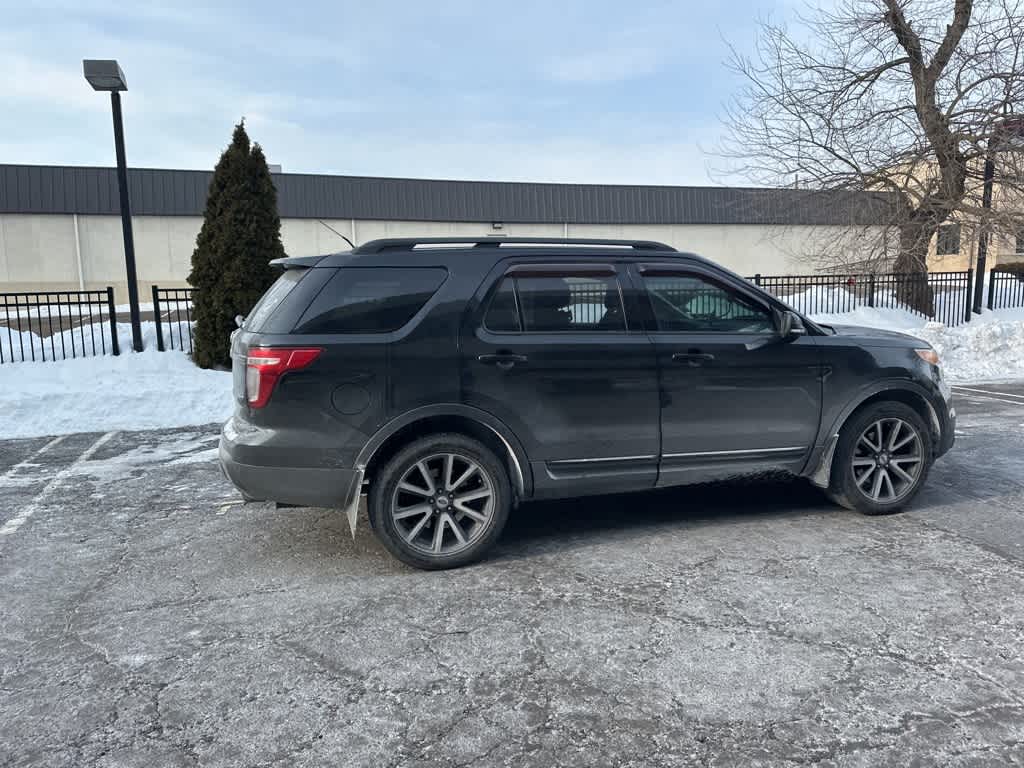 Thumbnail: 2015 Ford Explorer - 15