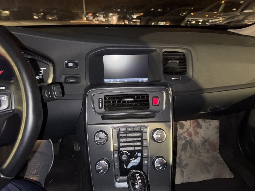 Thumbnail: 2015 Volvo S60 - 11