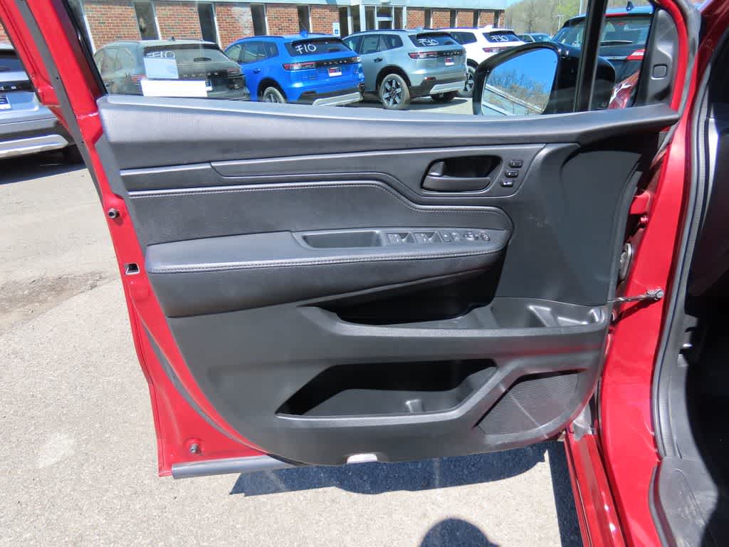 Thumbnail: 2023 Honda Odyssey - 17