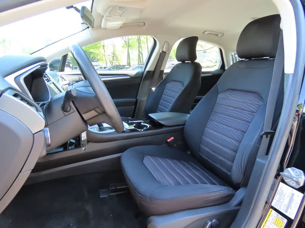 Thumbnail: 2016 Ford Fusion - 12