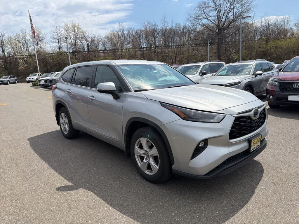 Thumbnail: 2023 Toyota Highlander - 19