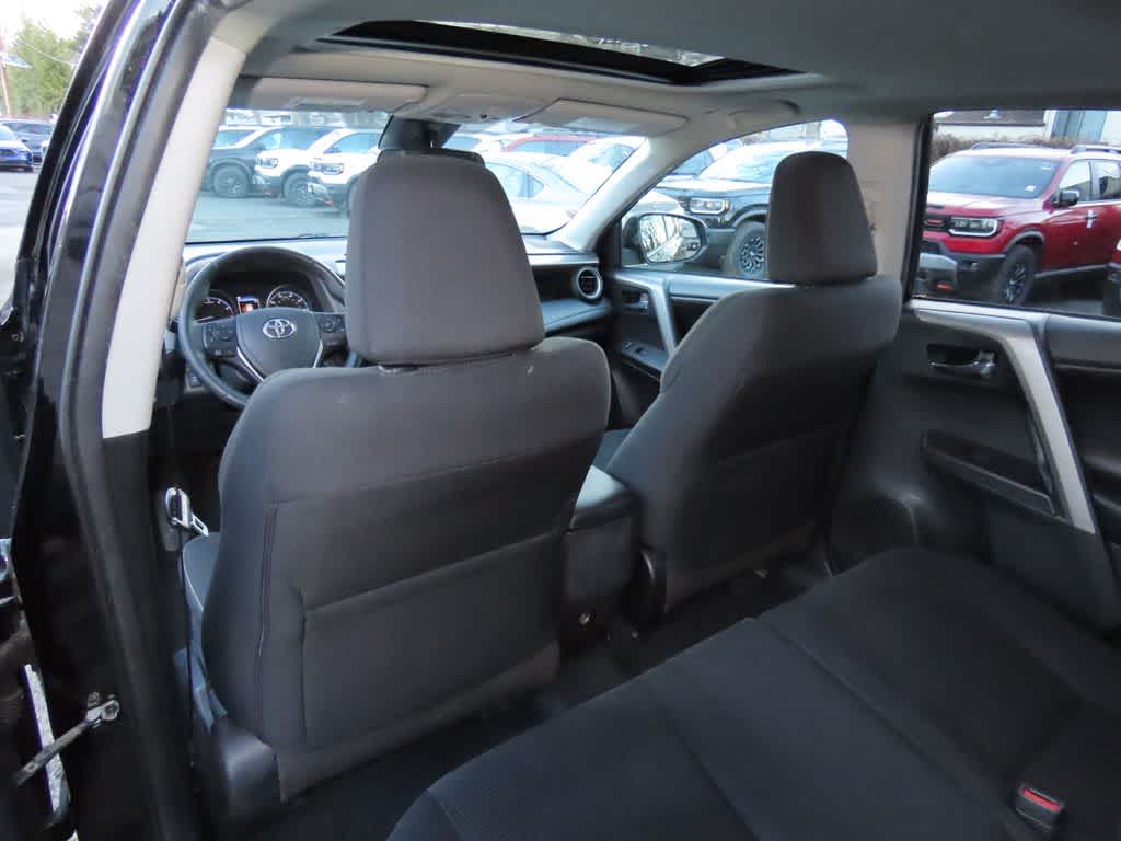 Thumbnail: 2018 Toyota RAV4 - 15