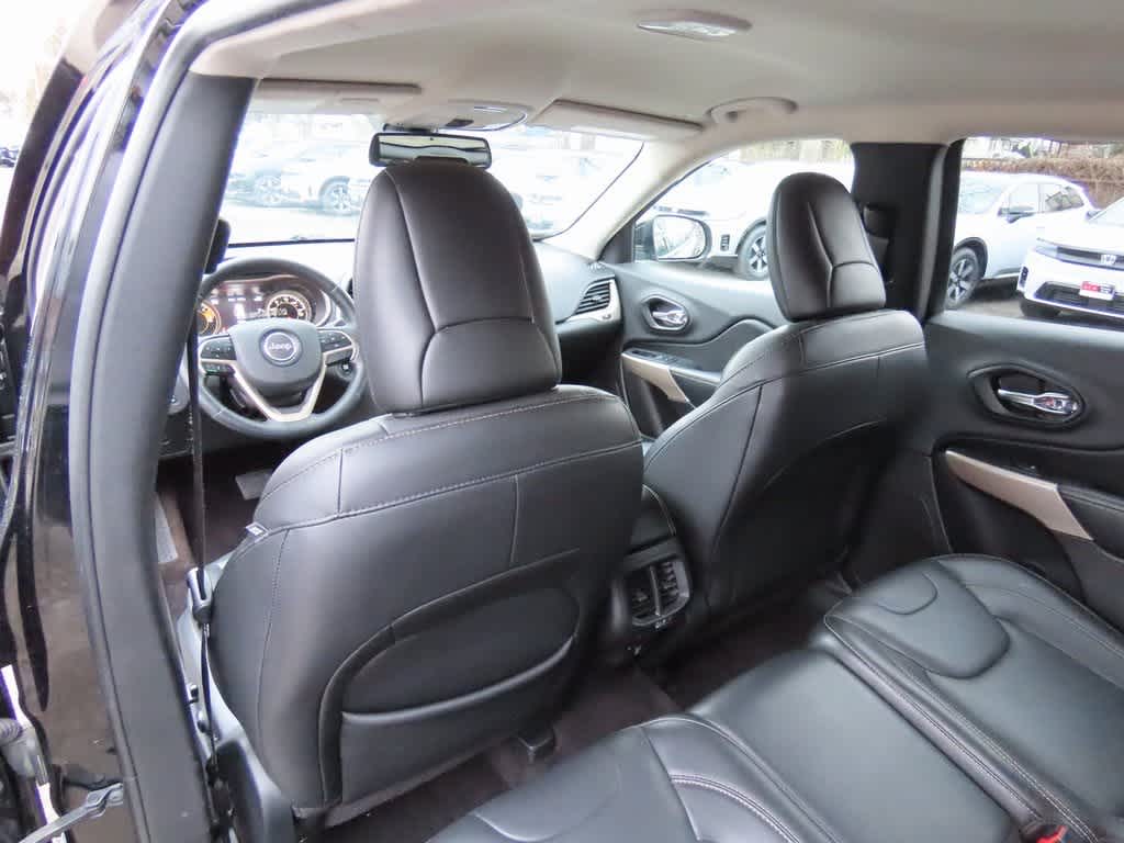 Thumbnail: 2018 Jeep Cherokee - 14