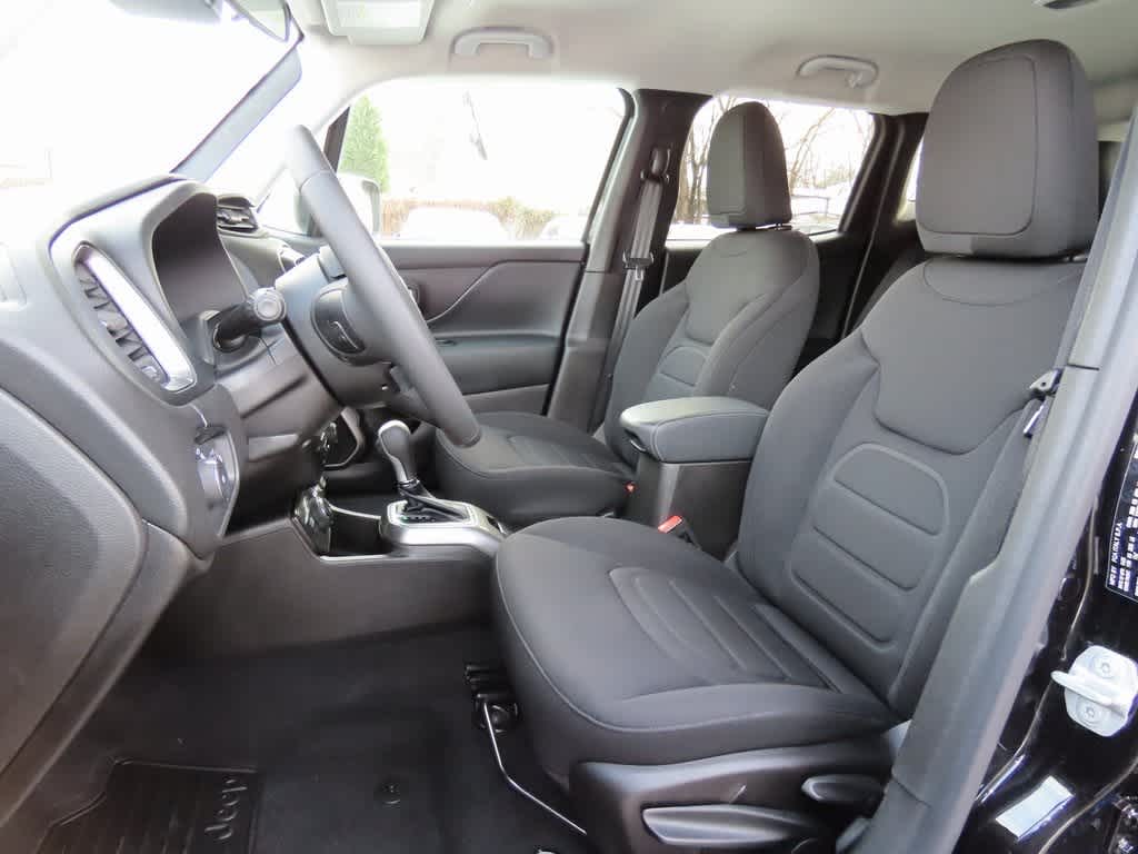 Thumbnail: 2022 Jeep Renegade - 13