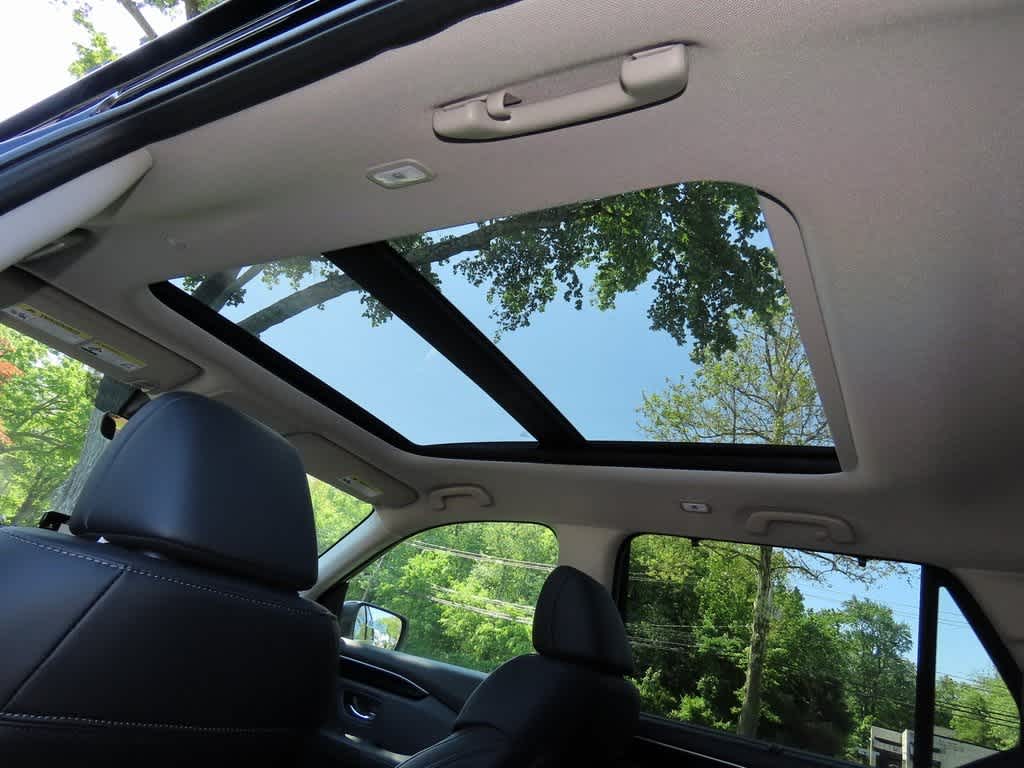 2025 Honda Pilot Touring 16