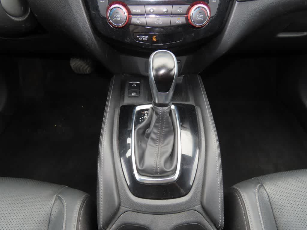 Thumbnail: 2018 Nissan Rogue - 23