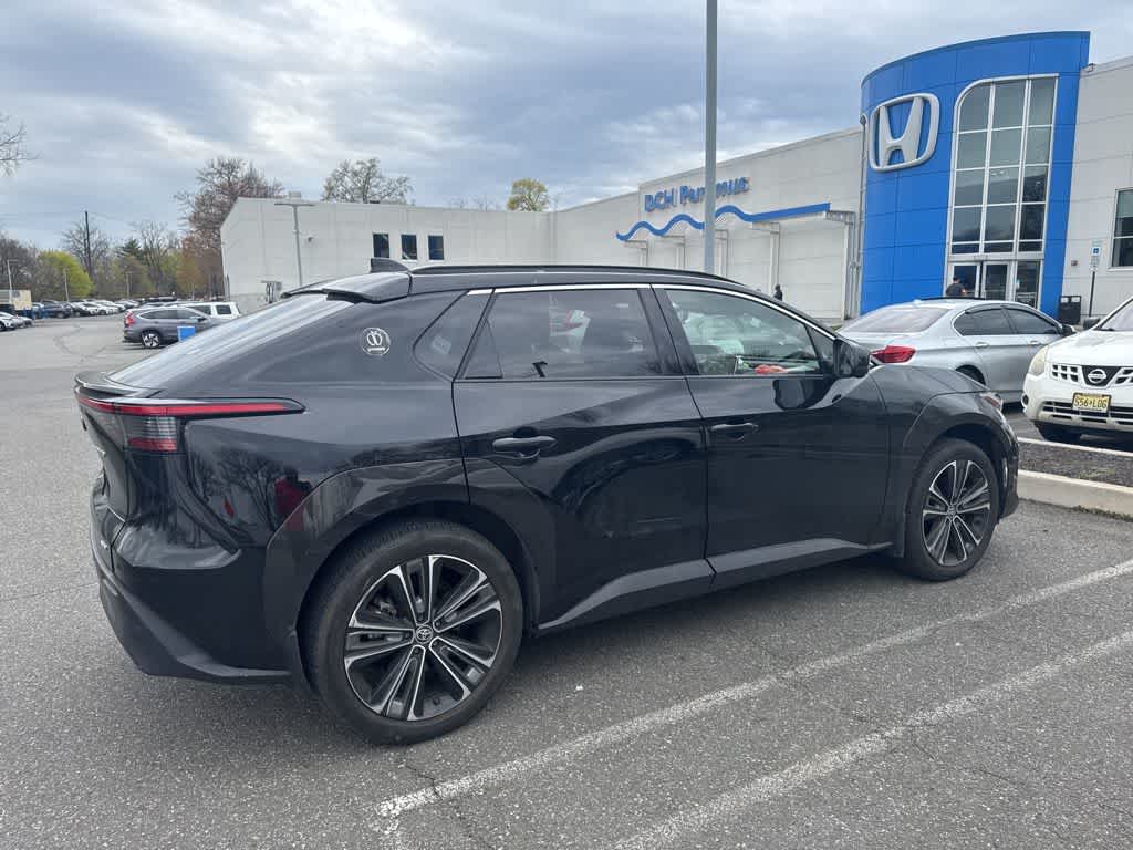 Thumbnail: 2023 Toyota bZ4X - 13