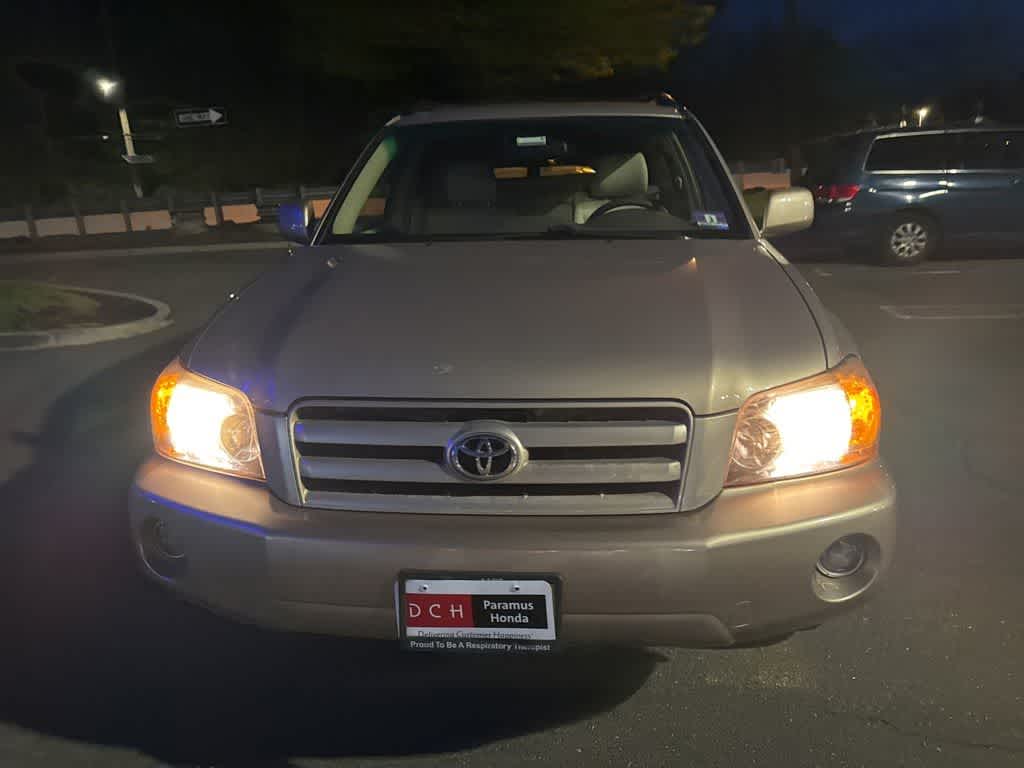 Thumbnail: 2004 Toyota Highlander - 6