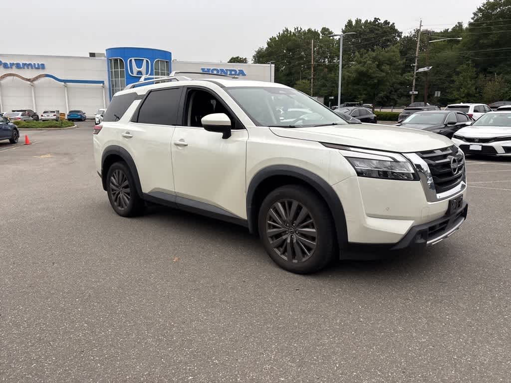 Thumbnail: 2023 Nissan Pathfinder - 10