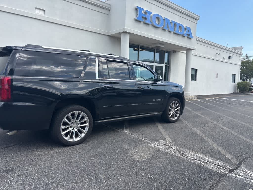 Thumbnail: 2019 Chevrolet Suburban - 9