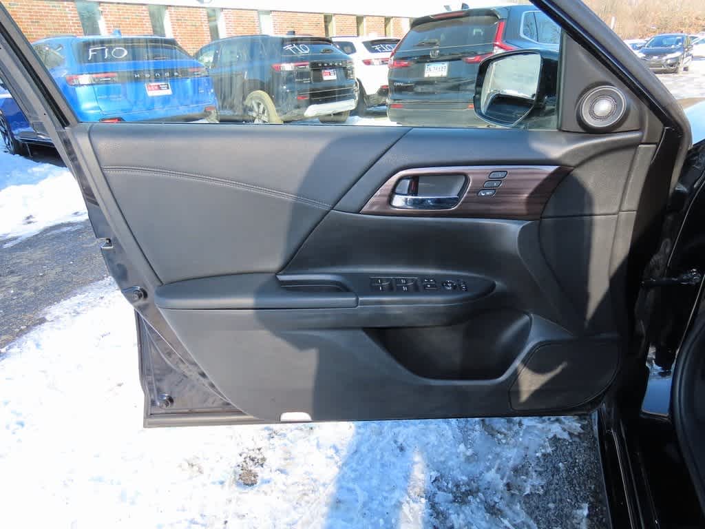 Thumbnail: 2017 Honda Accord - 16