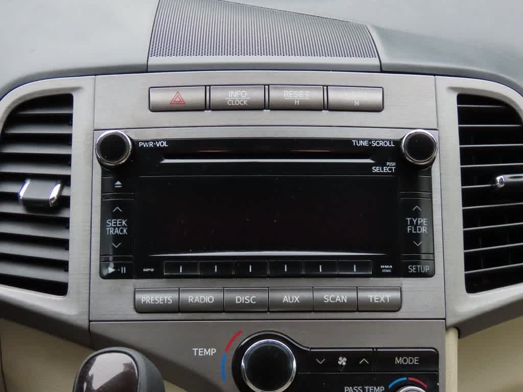 Thumbnail: 2010 Toyota Venza - 19